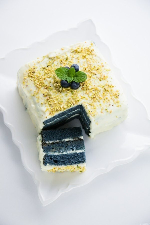 Recipe :: Royal Blue Velvet Cake | The Moonberry Blog