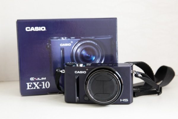 Casio Exilim Ex-10 Review by The Moonberry Blog