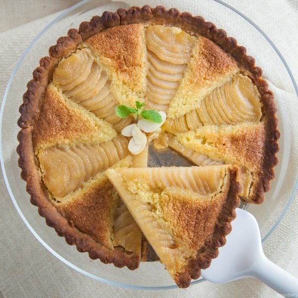 Recipe :: Tarte aux Poire et Amandes | The Moonberry Blog