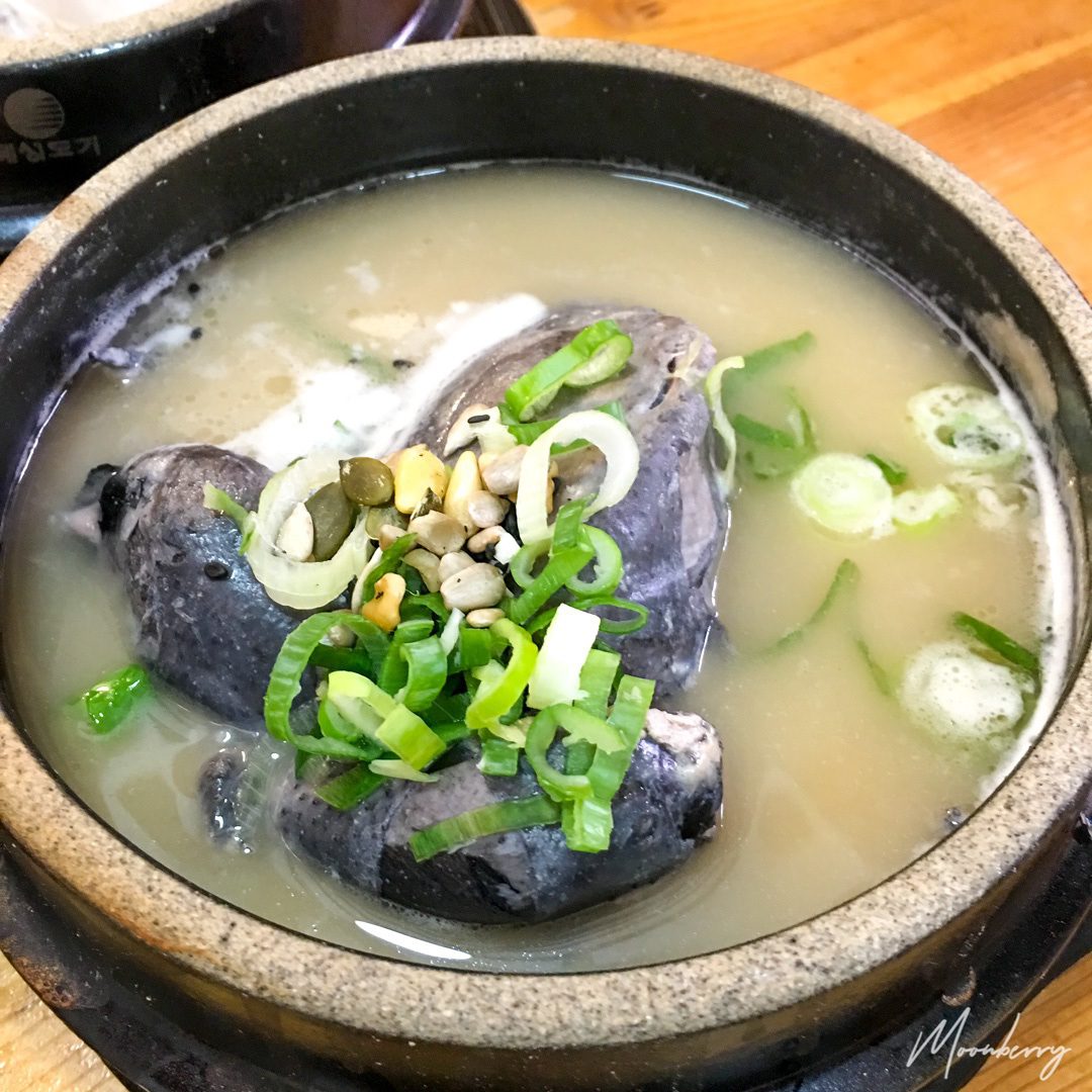 tosokchon korean ginseng black chicken soup
