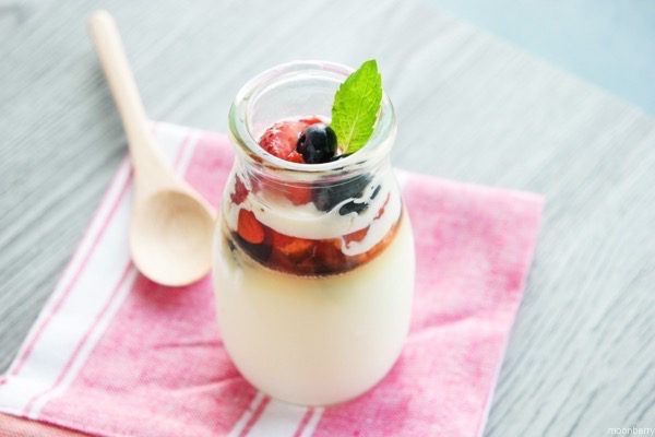 Vanilla Panna Cotta with Mixed Berries and Balsamic Syrup, by The Moonberry Blog