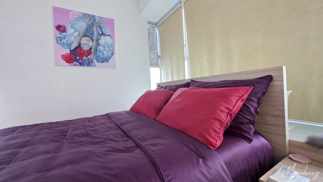 weavve tencel bedding in royal plum and merlot red